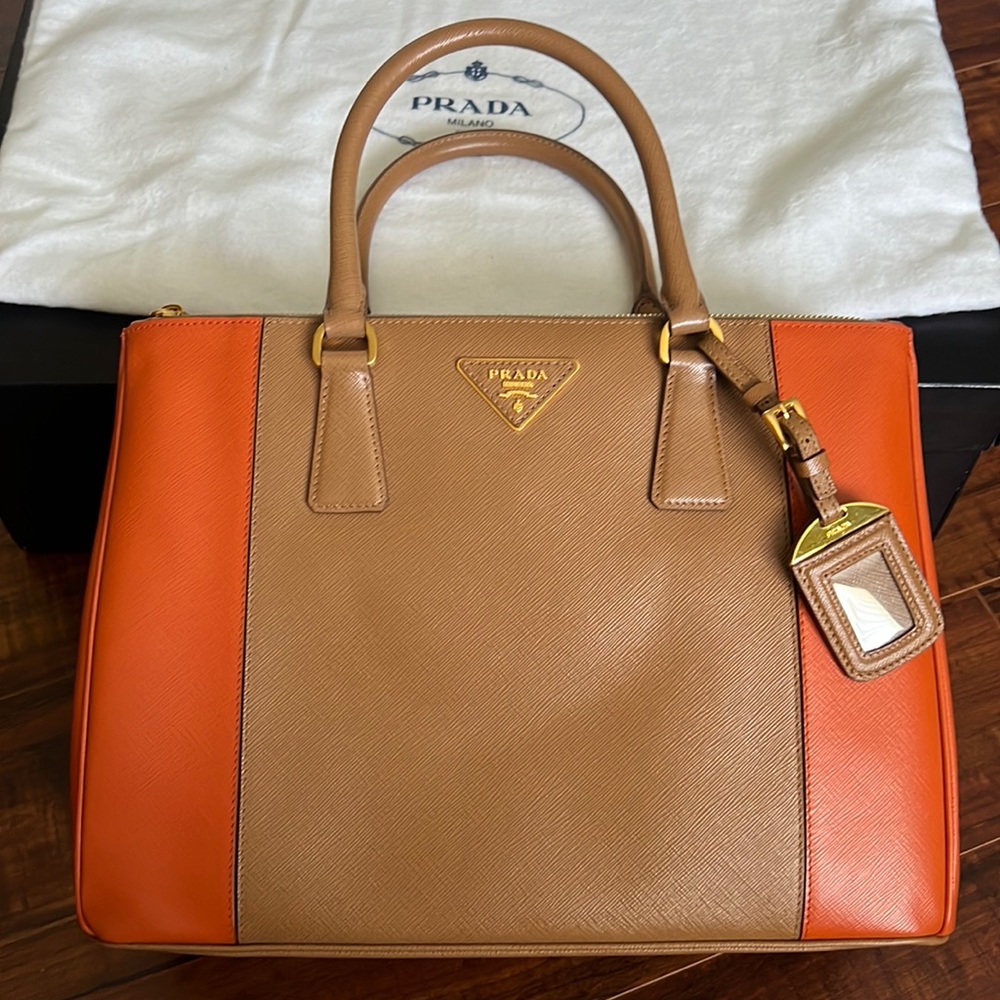 Pre Loved Authentic Saffiano Lux Prada